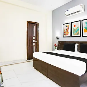 Super Collection O Sector 45 Near Huda Metro Station Hotel